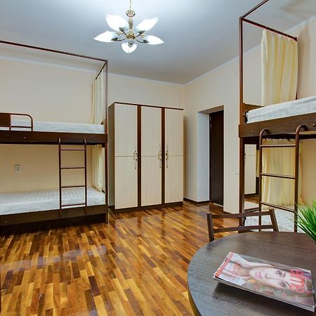 Centre Hostel Бішкек Екстер'єр фото