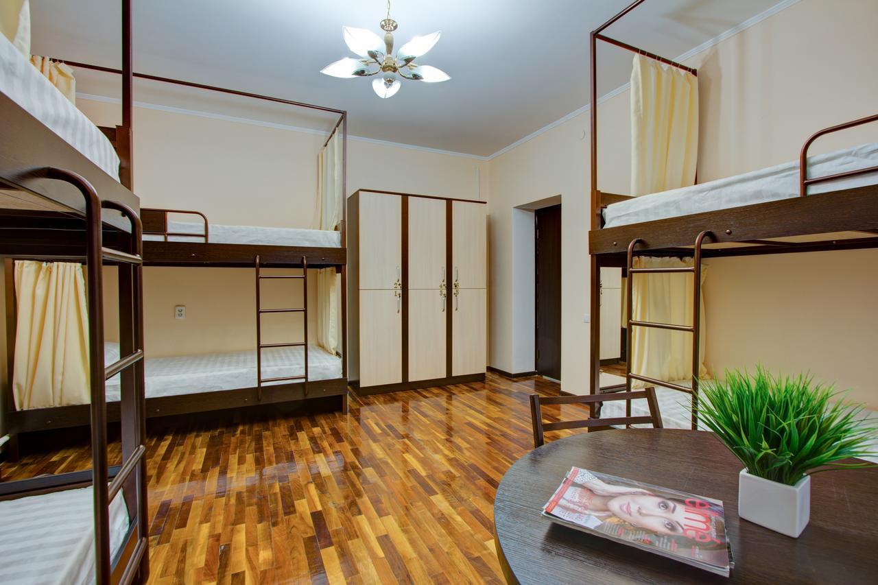 Centre Hostel Бішкек Екстер'єр фото