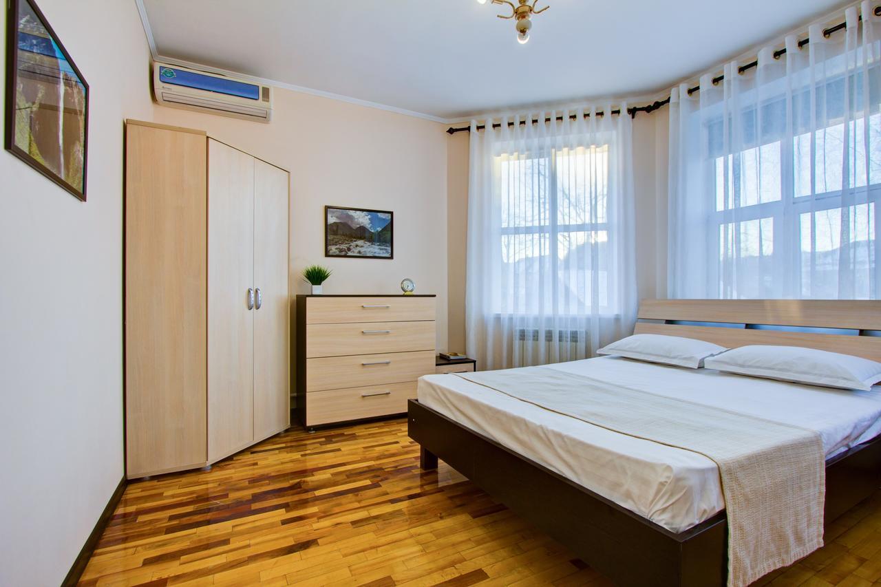 Centre Hostel Бішкек Екстер'єр фото