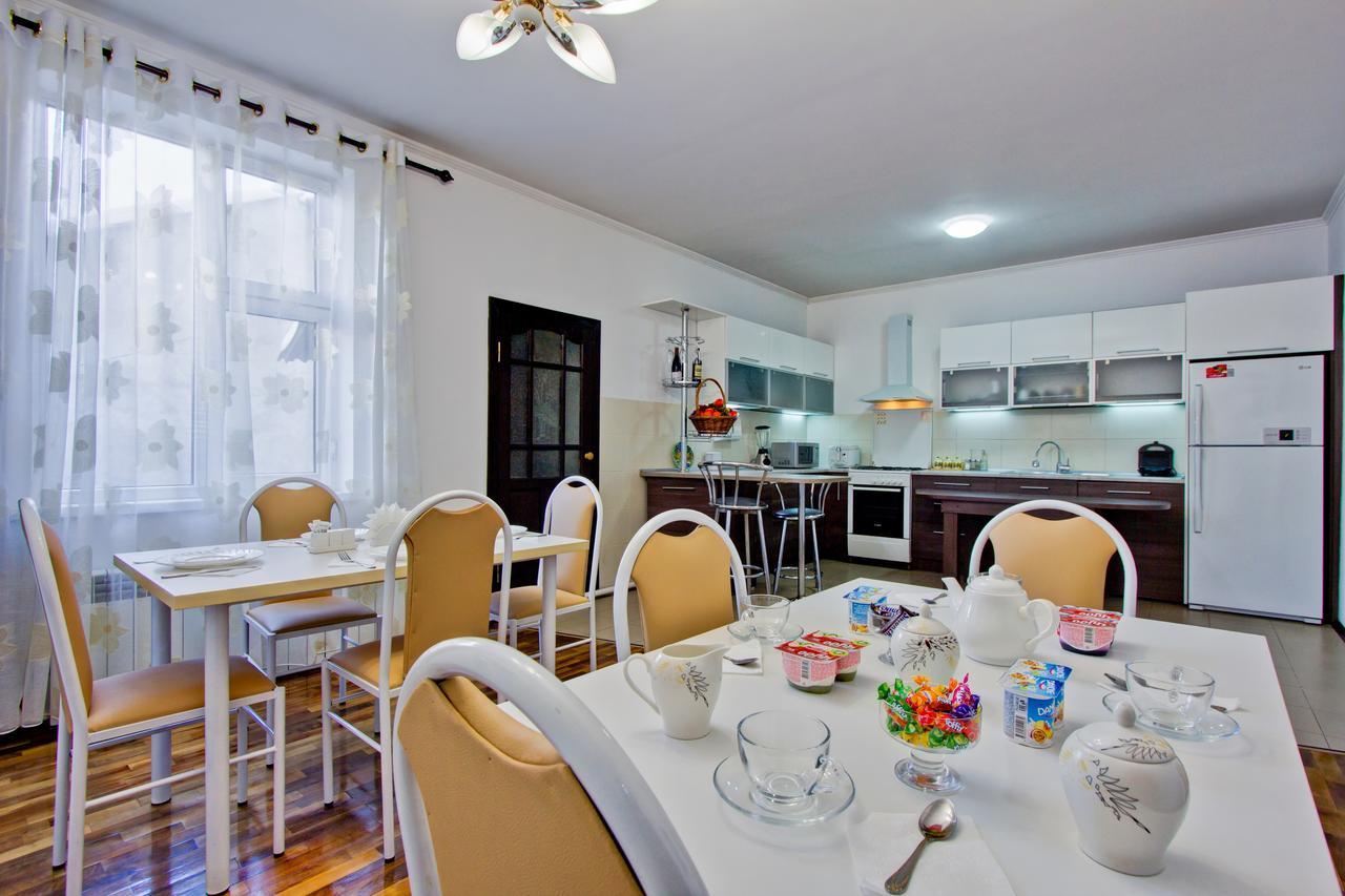 Centre Hostel Бішкек Екстер'єр фото