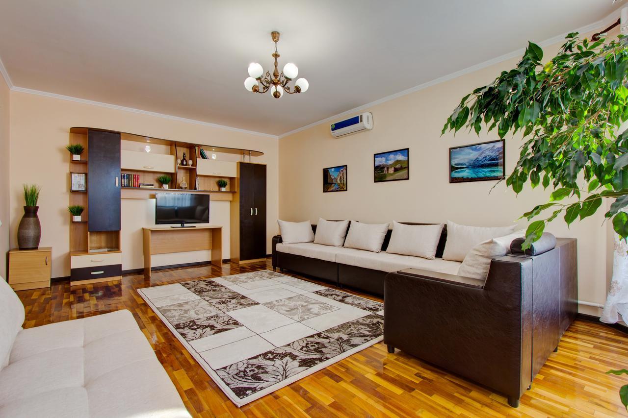 Centre Hostel Бішкек Екстер'єр фото