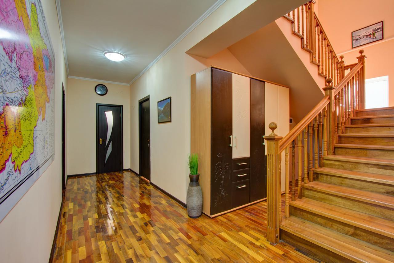 Centre Hostel Бішкек Екстер'єр фото