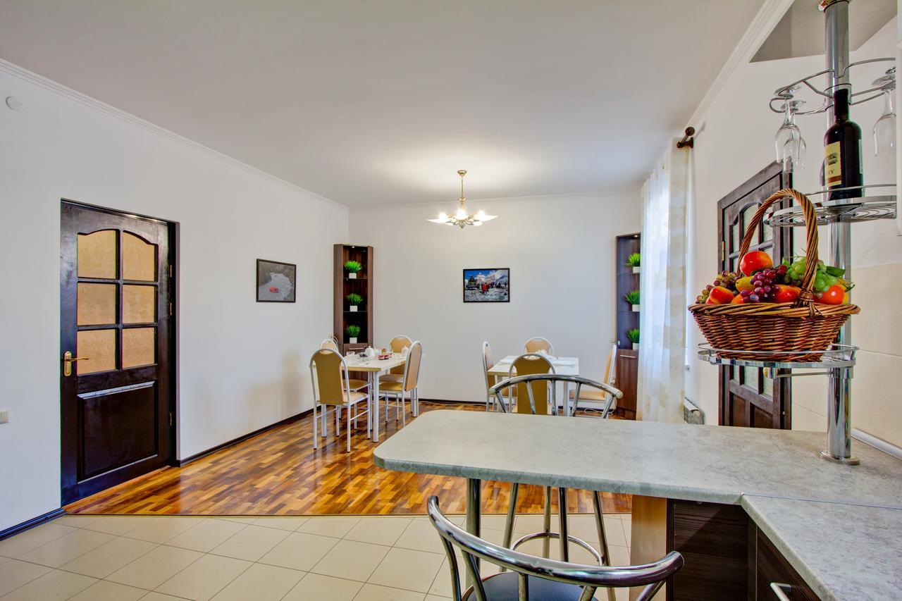 Centre Hostel Бішкек Екстер'єр фото